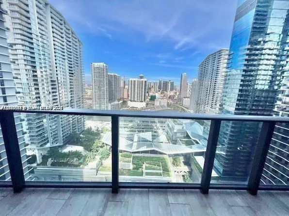 45 SW 9th St APT 3009, Miami, FL 33130