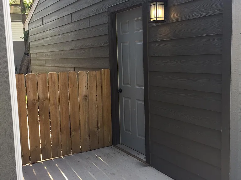 1004 N Hudson Ave — Photo 15