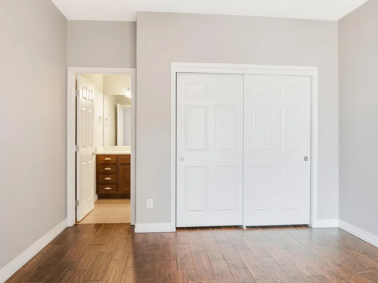 1196 N Waterside Dr — Photo 23