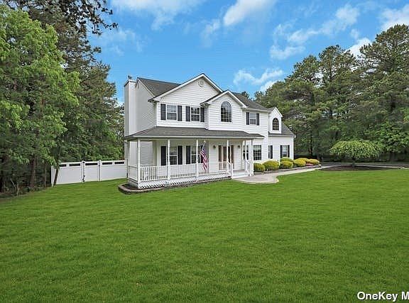 3rd image of 2 Pinefield Ct