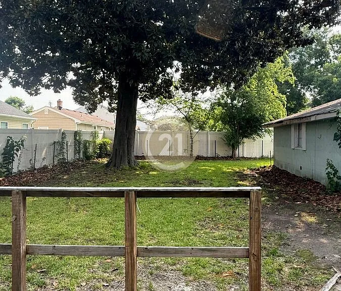 8524 Chapin St — Photo 9