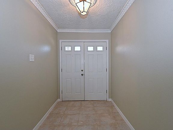 2nd image of 2222 Cherry Bend Dr