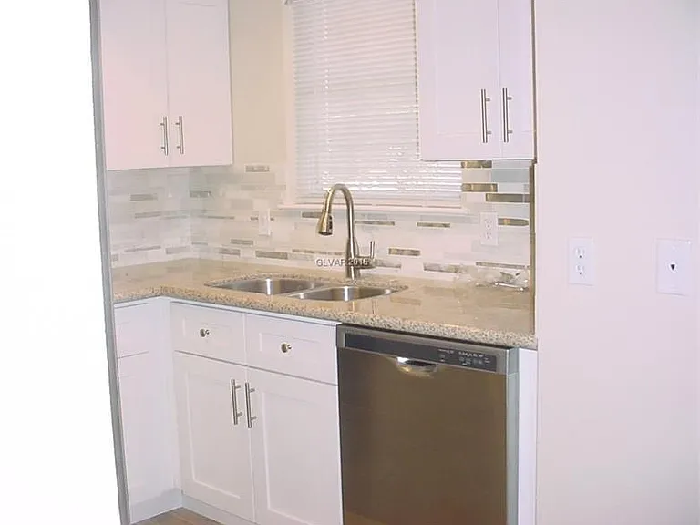3823 S Maryland Pkwy — Photo 4