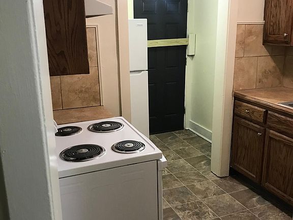 4th image of 5820 Brooklyn Ave