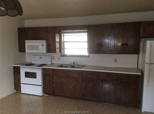 1002 N Central Ave #E, Cameron, TX 76520