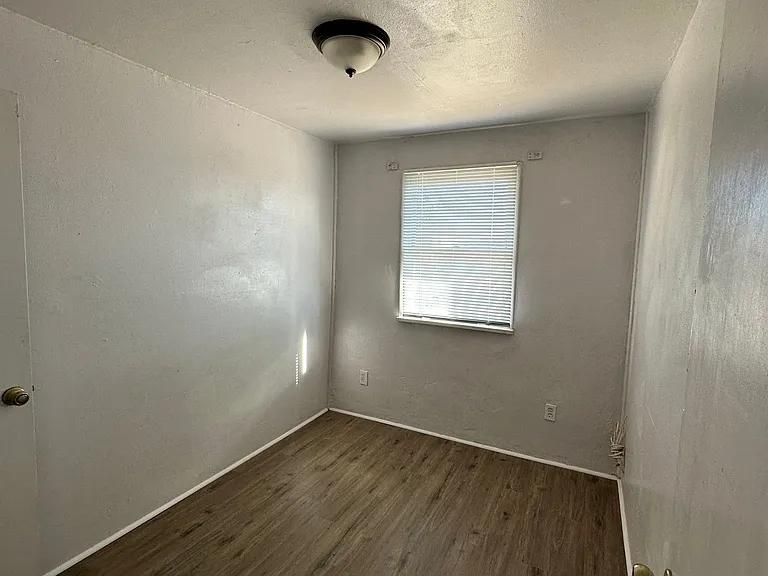 1001 Walnut Dr — Photo 7