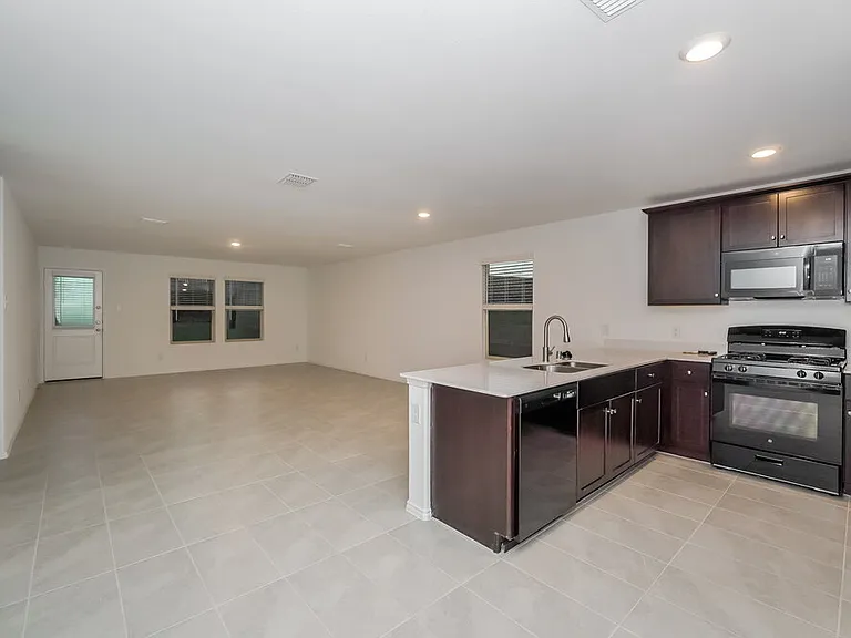 8401 Hollow Bend St — Photo 7