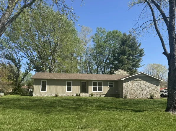 107 Glade Dr, Tullahoma, TN 37388