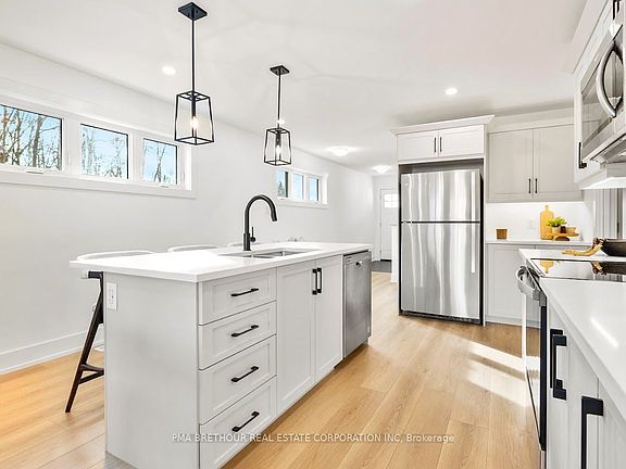 5th image of 1026 Saint John St