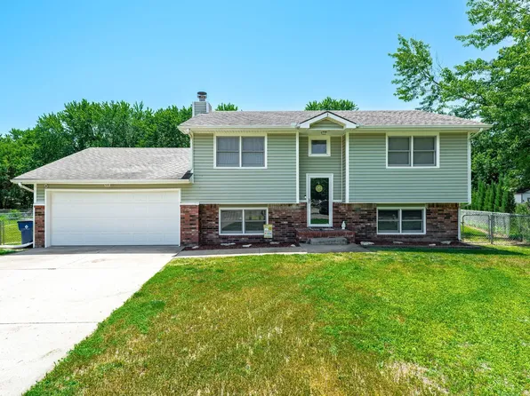 5 Tradewind Ct, Valley Center, KS 67147