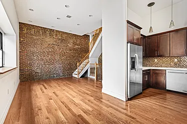 172 Hoyt Street, #HSE