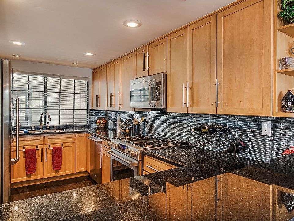 1st image of 1903 Temple Ave Unit 307