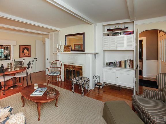 212 pine st-105