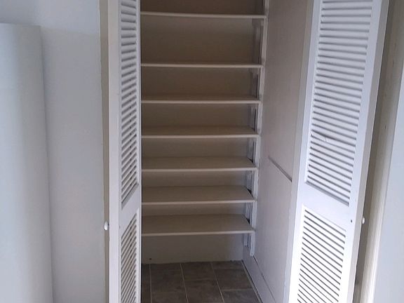 3rd image of 433 E 6th St #3