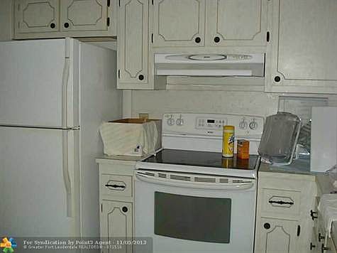 4th image of 9581 Sunrise Lakes Blvd APT 109