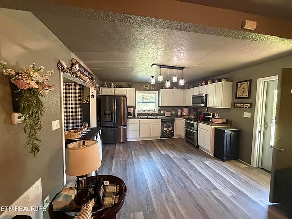 5th image of 1405 Murphy Myers Rd