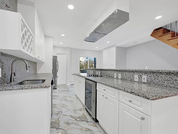 3rd image of 3171 Fairmount Ave