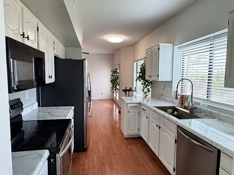 2631 W Camino Del Medrano — Photo 12