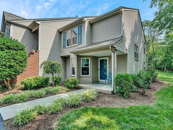 2nd image of 4744 Oakcliff Dr