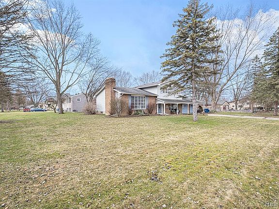 2nd image of 4483 McLeod Dr