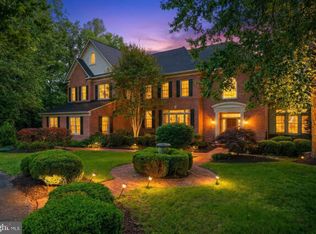 891 Chinquapin Rd, Mc Lean, VA 22102