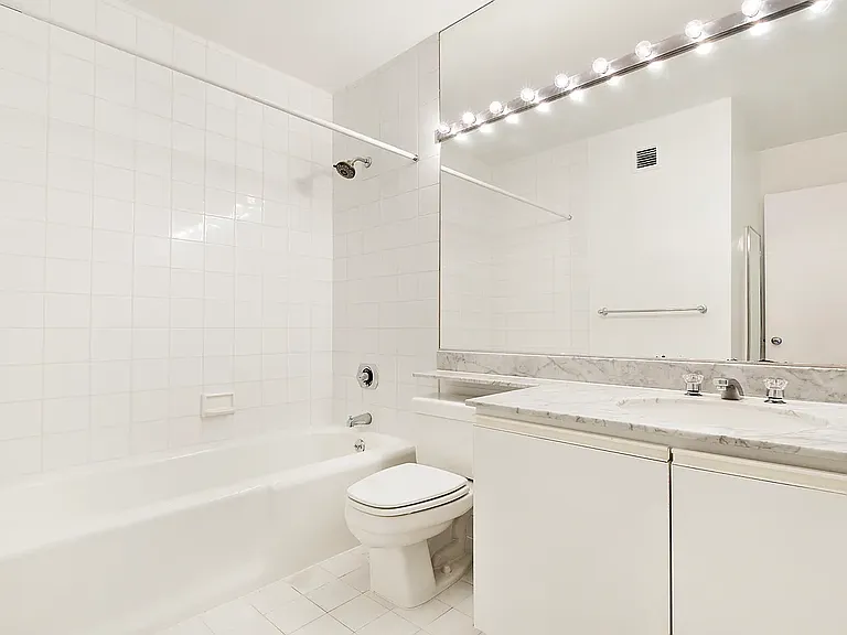 245 E 93rd St #28B — Photo 4