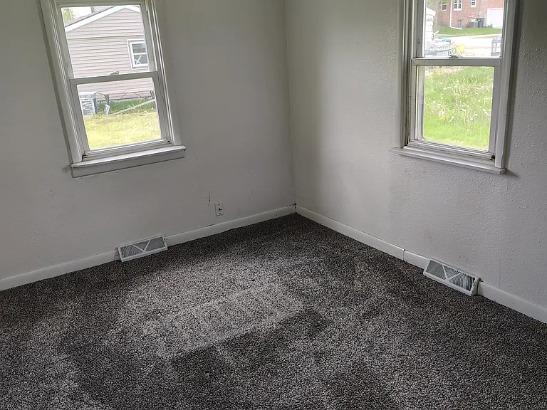 306 Birch Ave #306 — Photo 2