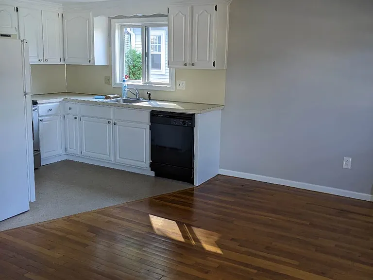 133 Centre St #1 — Photo 3