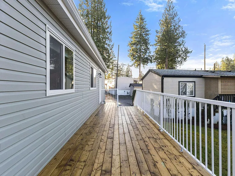 24330 Fraser Hwy — Photo 14