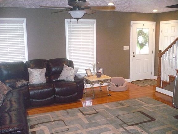 2nd image of 205 Stoneridge Dr