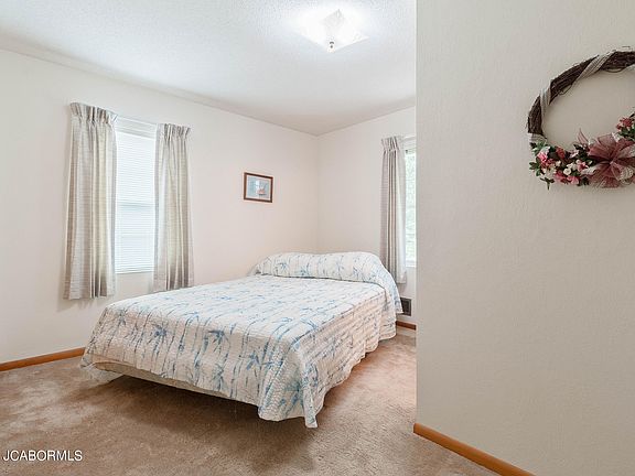 5th image of 1214 Edgewood Dr