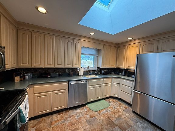 4th image of 129 Hobart St