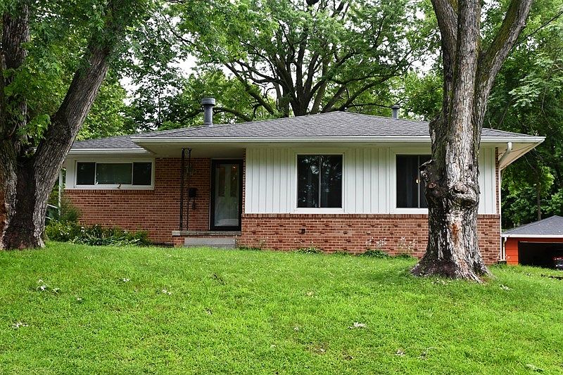 1st image of 2819 Bennett Ave