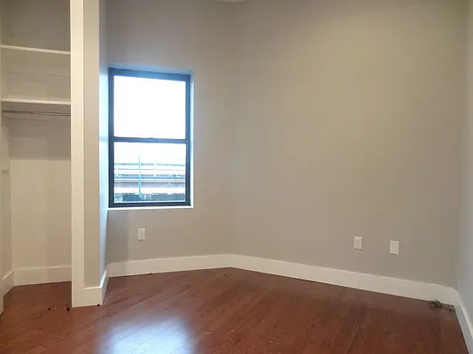 Rented by Miron Realty Group | media 27