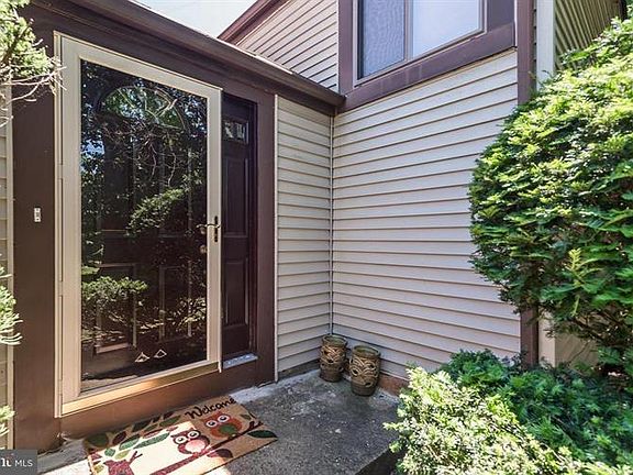 2nd image of 9 Camano Ct