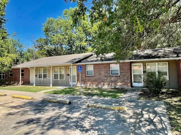 220 N 7th St #220-218, Neodesha, KS 66757