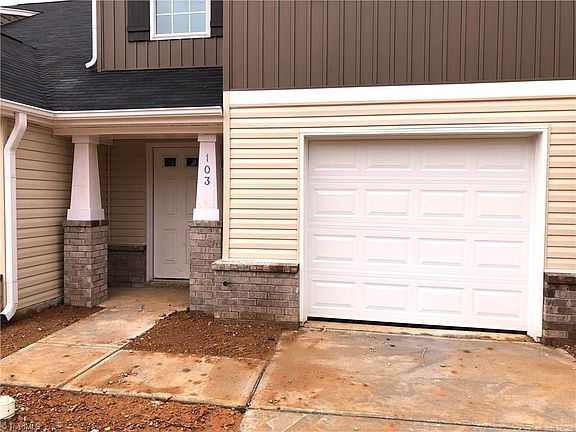 3rd image of 103 Crepe Myrtle Ln #12-MOM