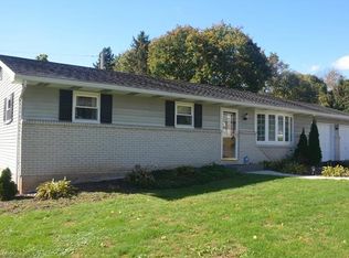 1226 Cardinal Dr, Breinigsville, PA 18031