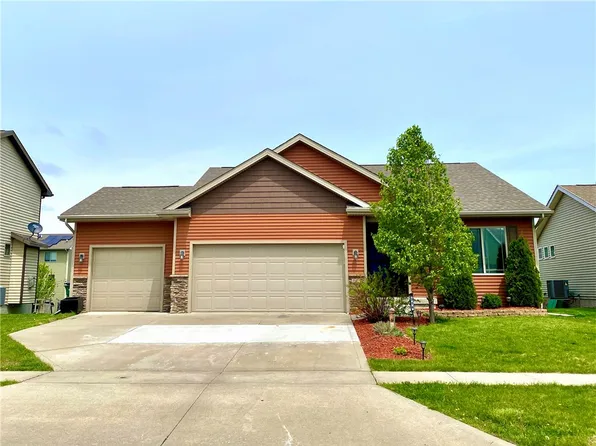 304 Tailfeather Dr NW, Bondurant, IA 50035