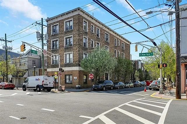 609 New York Ave #2L — Photo 4