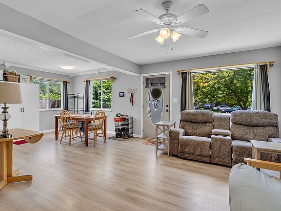 3rd image of 3746 S Walcott St