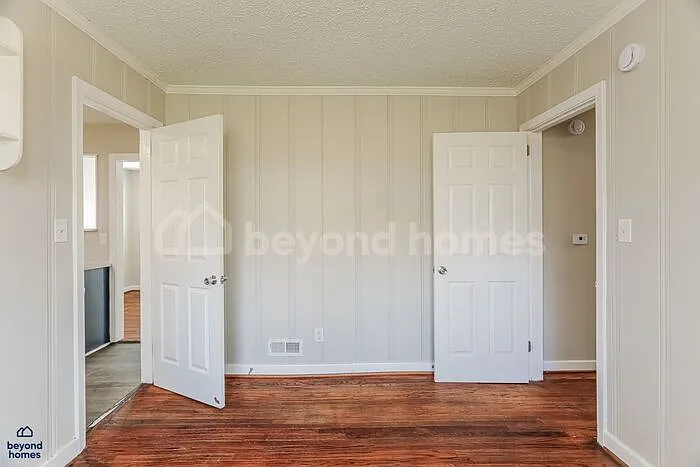 1028 Broadmoor Dr — Photo 15