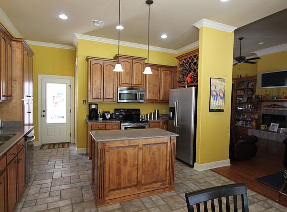 5th image of 18 Carrington Cir