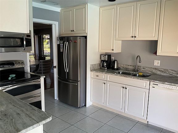 3rd image of 7027 NW 38th Mnr