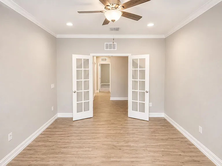 2816 Redbud Ln — Photo 12