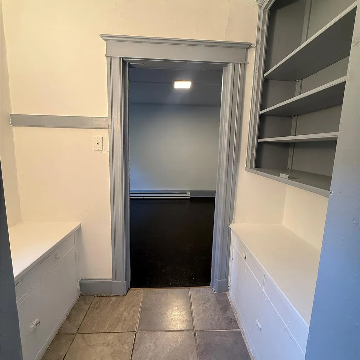 3 bed, 1.0 bath, 1092 sqft, $2,300 — Photo 4