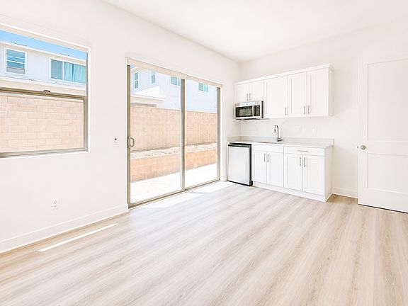 5th image of 4780 S Ivy Ave