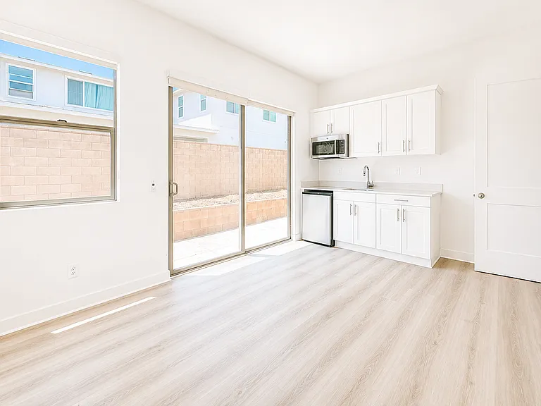 4780 S Ivy Ave — Photo 5
