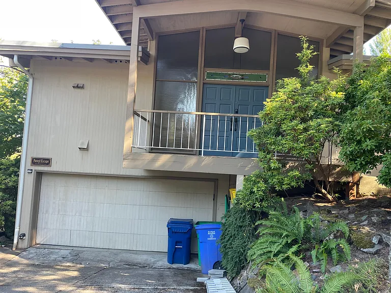3210 SW Gale Ave — Photo 3