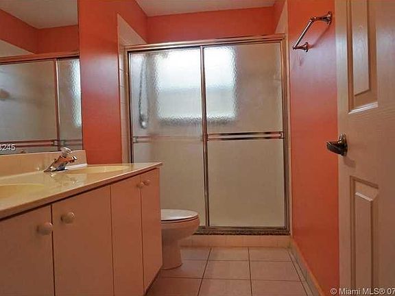 4th image of 1523 SW 191st Ave